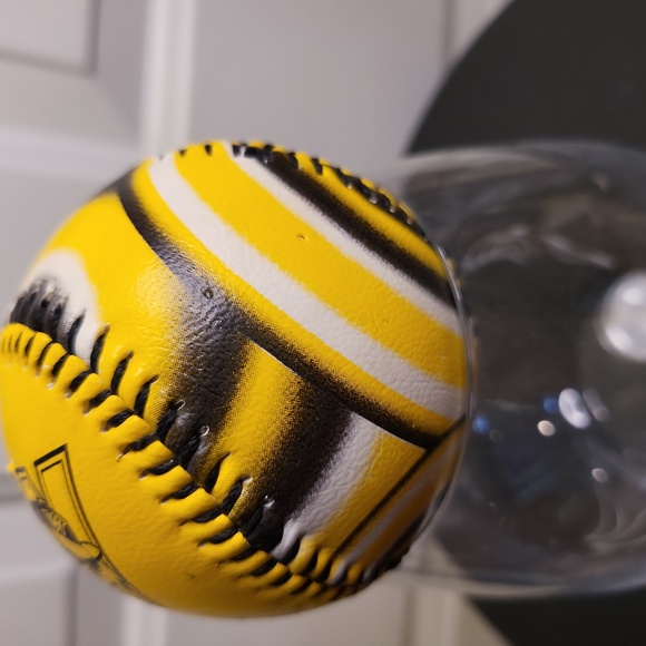 Game Used Signed Base Ball - Picture 4 of 8